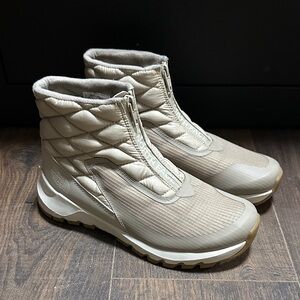 The North Face Thermoball Progressive Zip 2 Waterproof Booties Size 7 NWOT